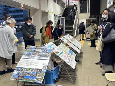 イベントスペースにパネルを展示している様子