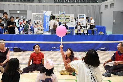 シッティングバレー体験の様子