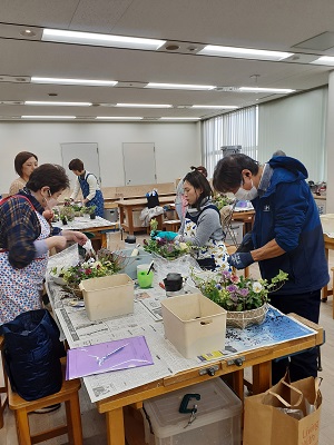 リンクバスケットを作る様子