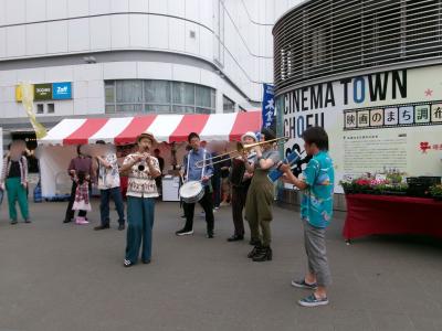 音楽家たちの演奏の様子