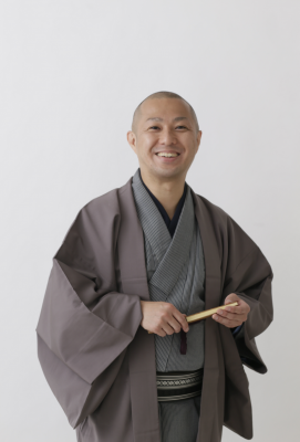 講師の落語家の写真