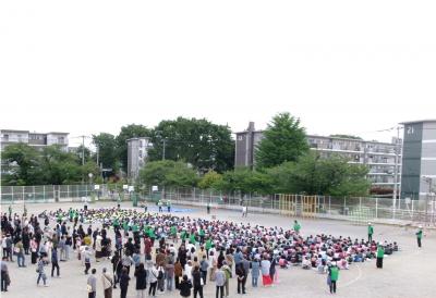 (調和小)校庭への避難の様子