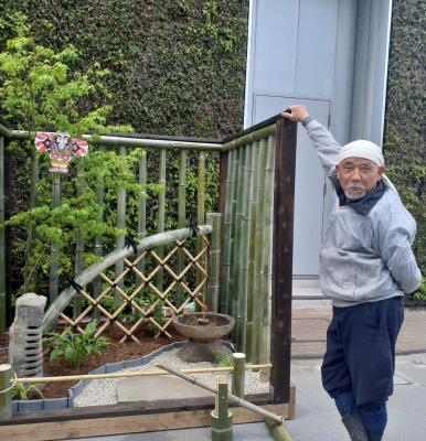 坪庭の作成展示の様子