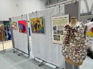 障害者スポーツ体験会で展示した作品の写真