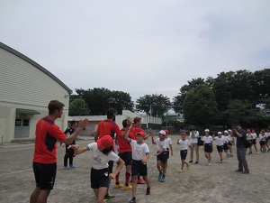 FC東京選手会訪問の様子の写真