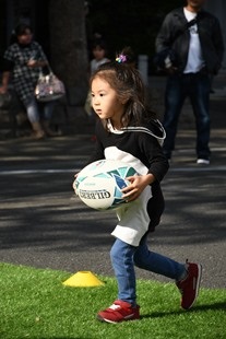 トライをする女の子の写真