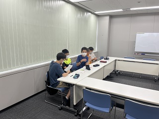 事後学習会の男子の写真