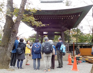 深大寺観光ボランティアによる案内の様子