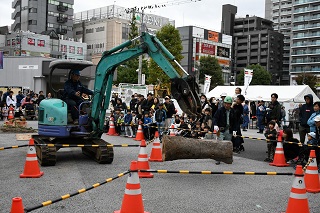 ショベルカー操縦訓練の写真