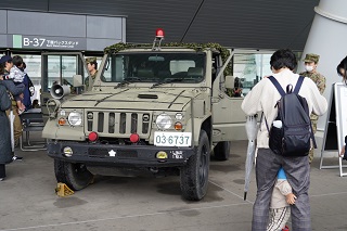 自衛隊車両