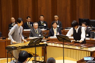 マリンバの演奏の様子